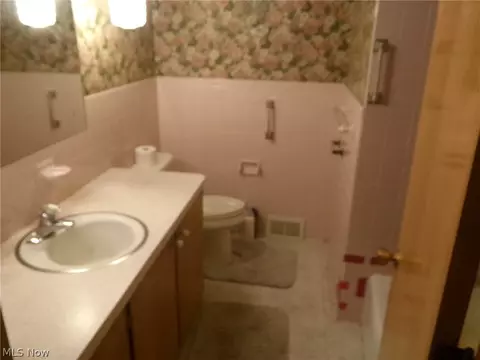 5545 Trinity Ave NE, Canton, OH 44721 photo 13