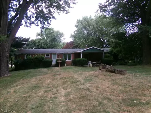 5545 Trinity Ave NE, Canton, OH 44721 photo 2