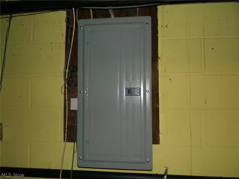 5545 Trinity Ave NE, Canton, OH 44721 photo 8
