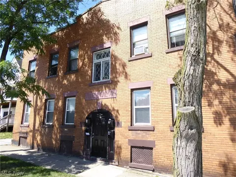 3186 W 98th St, Cleveland, OH 44102
