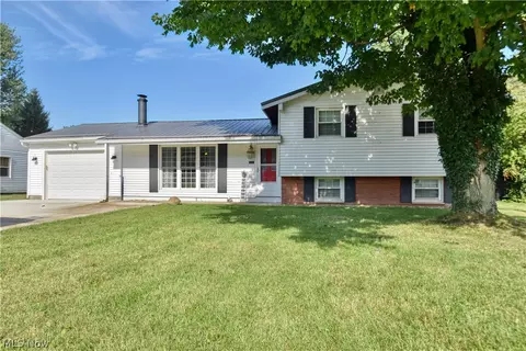 1907 W Tuttle Park Rd, Madison, OH 44057
