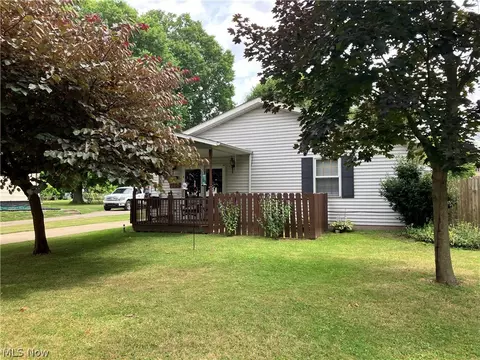 270 Laird Ave NE, Warren, OH 44483