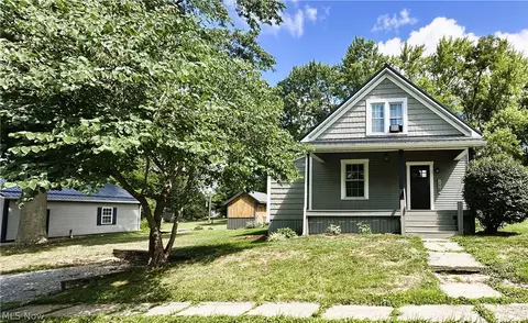 15962 4th St, Damascus, OH 44619