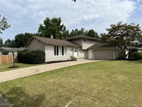 947 Pepperwood Dr, Brunswick, OH 44212