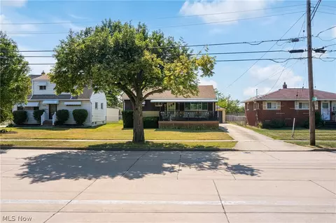 5890 Michael Dr, Brook Park, OH 44142