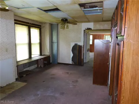 Living - 4031 S Ridge Rd E, Ashtabula, OH 44004 photo 4 of 4