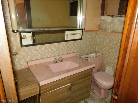 Bath - 4031 S Ridge Rd E, Ashtabula, OH 44004 photo 2 of 2
