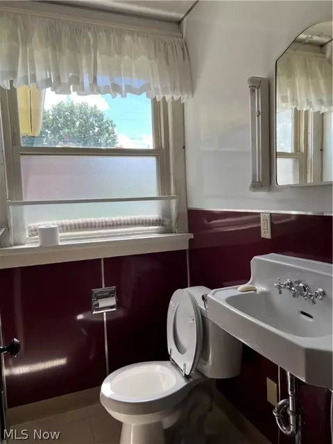 Bath - 1610 E 46th St, Ashtabula, OH 44004 photo 1 of 2