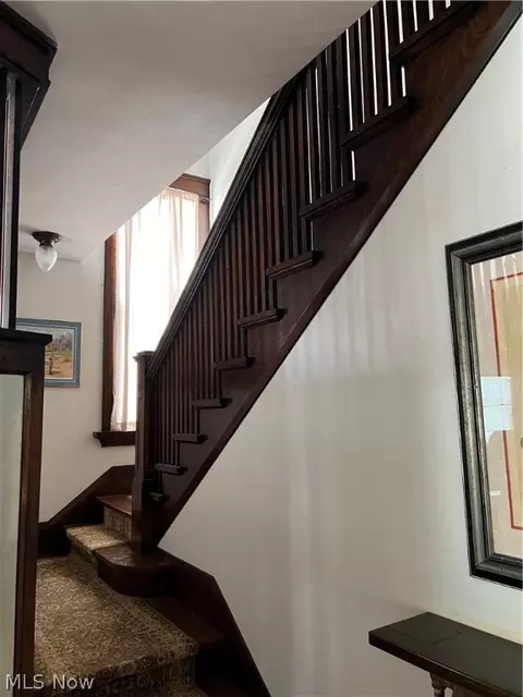 Entry Way - 1610 E 46th St, Ashtabula, OH 44004 photo 4 of 4