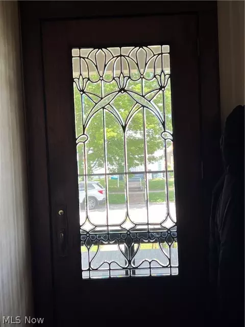 Entry Way - 1610 E 46th St, Ashtabula, OH 44004 photo 2 of 4