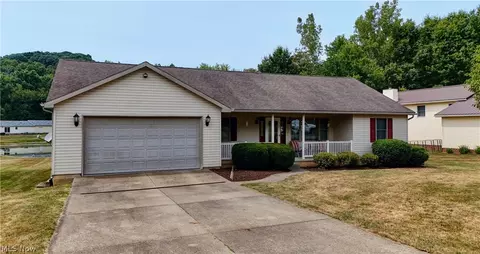 3318 Simpson Rd, Dennison, OH 44621