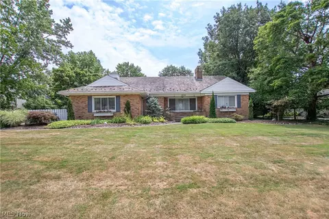 23750 Hazelmere Rd, Shaker Heights, OH 44122