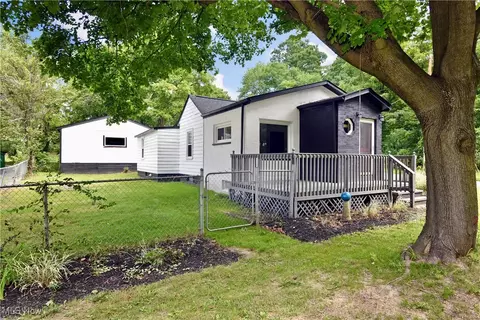 361 Swartz Rd, Akron, OH 44319