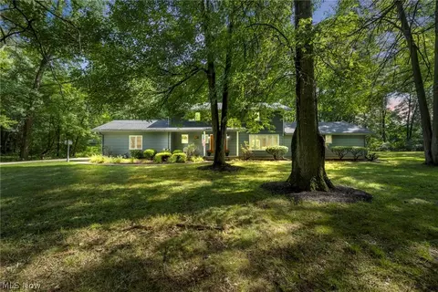 4894 Woodview Ave, Ravenna, OH 44266