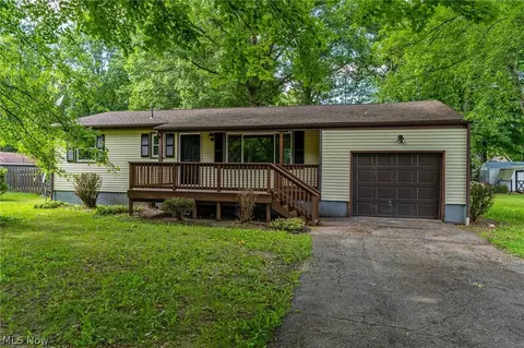 3648 Carson Salt Springs Rd, Newton Falls, OH 44444