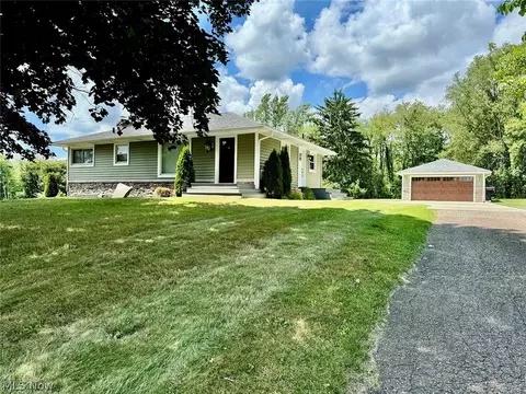 2873 E Turkeyfoot Lake Rd, Uniontown, OH 44685