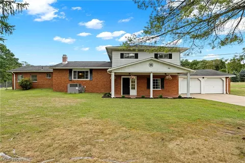 86 Polaris St, Parkersburg, WV 26101