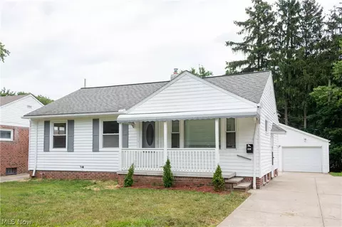 541 Heather Ln, Bedford, OH 44146