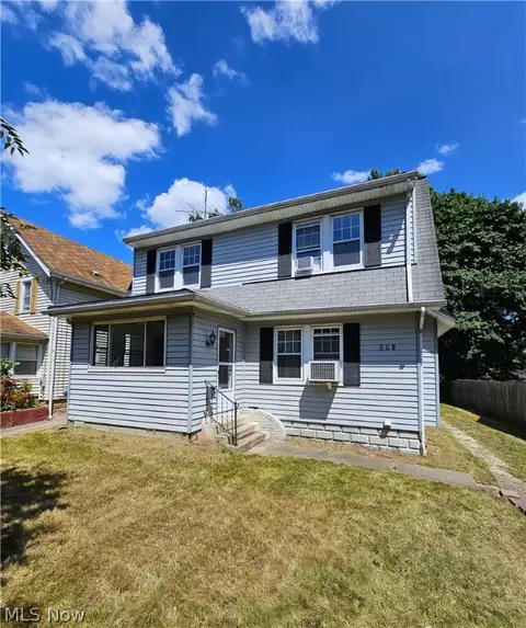 697 Thayer St, Akron, OH 44310