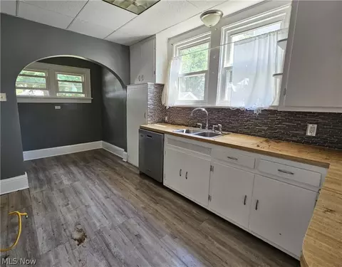 Kitchen - 697 Thayer St, Akron, OH 44310 photo 1 of 1
