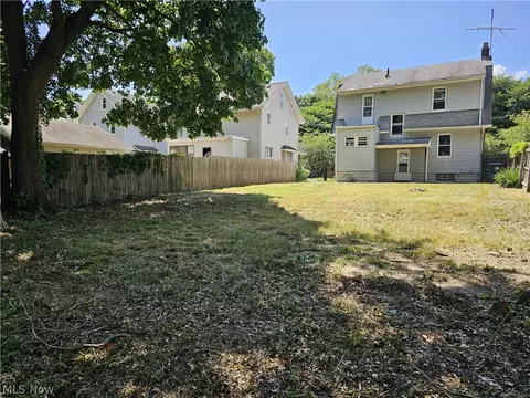 Exterior - 697 Thayer St, Akron, OH 44310 photo 3 of 3