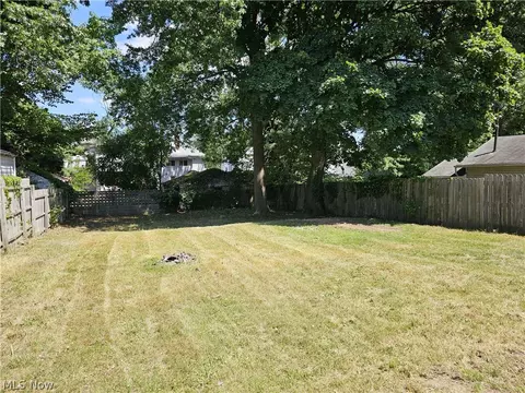 Exterior - 697 Thayer St, Akron, OH 44310 photo 2 of 3