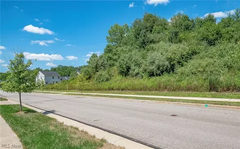 2771 Superior Dr, Uniontown, OH 44685