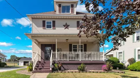 267 4th St NE, Carrollton, OH 44615