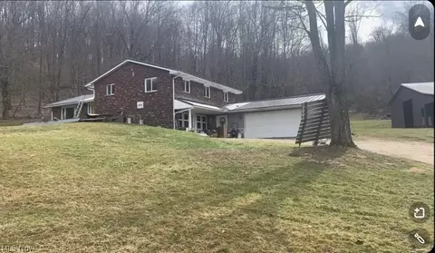 2094 Mud Run Rd SE, New Philadelphia, OH 44663