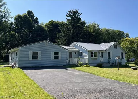 7755 Martin Dr, Conneaut, OH 44030