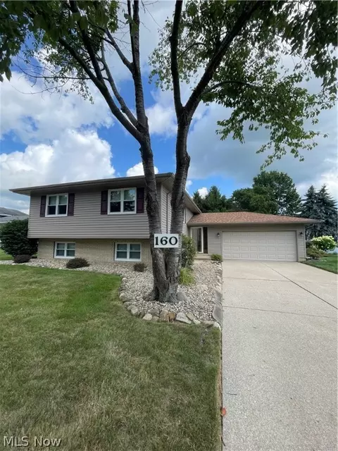 160 Stauffer Dr, Wadsworth, OH 44281