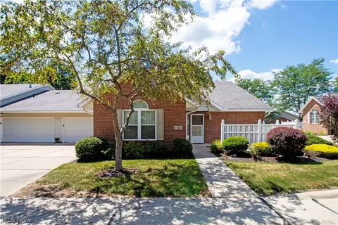 3102 Bayberry Cv, Wooster, OH 44691