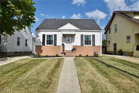 891 E 223rd St, Euclid, OH 44123