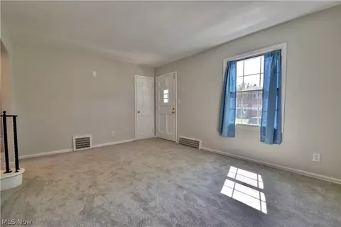 891 E 223rd St, Euclid, OH 44123 photo 7