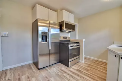 891 E 223rd St, Euclid, OH 44123 photo 5