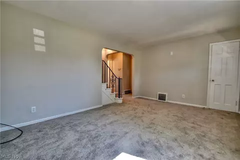 891 E 223rd St, Euclid, OH 44123 photo 12