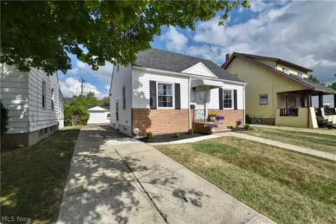 891 E 223rd St, Euclid, OH 44123 photo 2