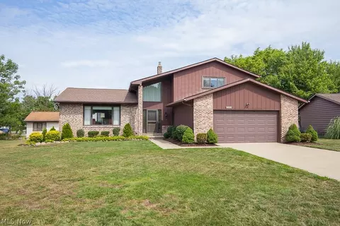4835 Stacy Ct, Richmond Heights, OH 44143