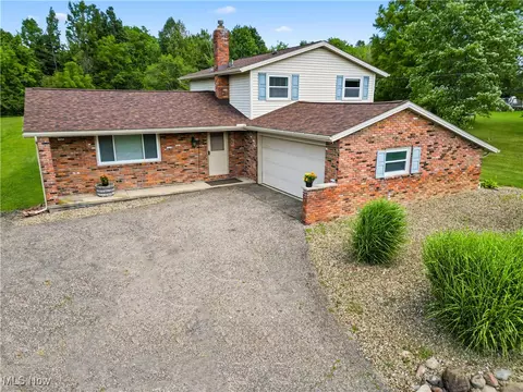 11262 Pekin Rd, Newbury, OH 44065