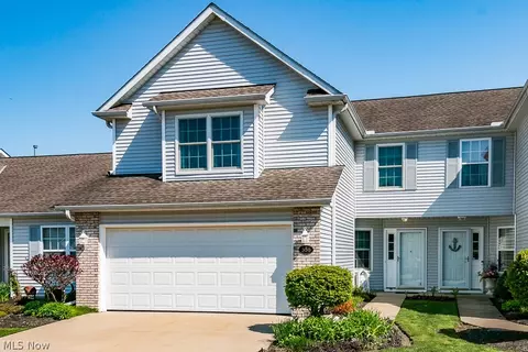 556 Hidden Harbor Dr, Fairport Harbor, OH 44077