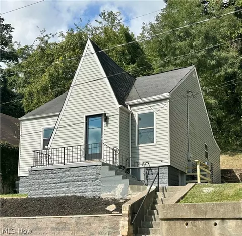 398 Ridge Ave, Weirton, WV 26062