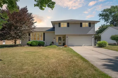 14300 Cherokee Trl, Middleburg Heights, OH 44130