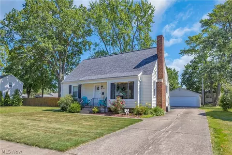 418 Louisiana Ave, Elyria, OH 44035