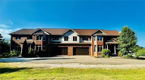 691 693 Hampshire Rd, Akron, OH 44333