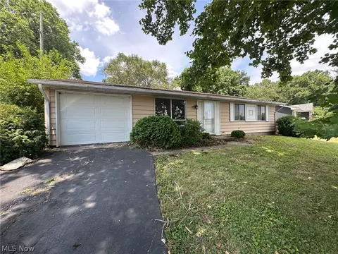 1645 Border St, Zanesville, OH 43701