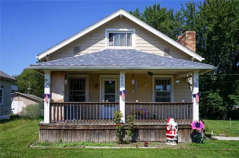 300 Willow Ave, Louisville, OH 44641
