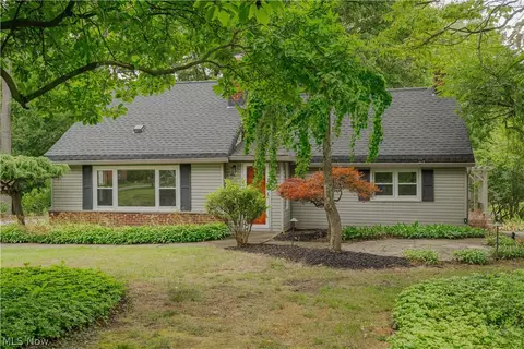 4017 State Rd, Akron, OH 44319