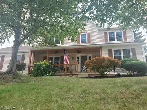 839 Brookfield Dr, Aurora, OH 44202