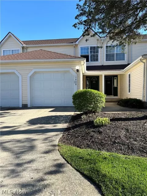 1608 Pheasant Ct #1 D, Madison, OH 44057