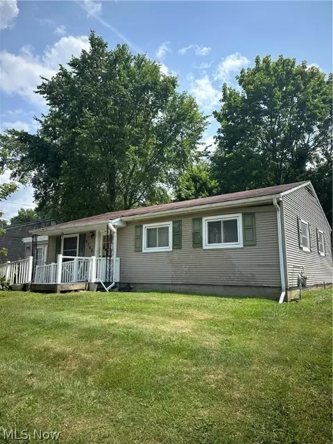 1762 16th St SE, Massillon, OH 44646
